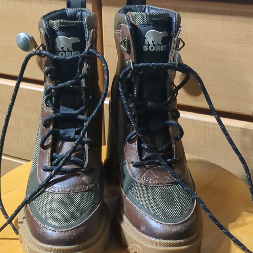 Sorel Brown and Black Ankle Boots